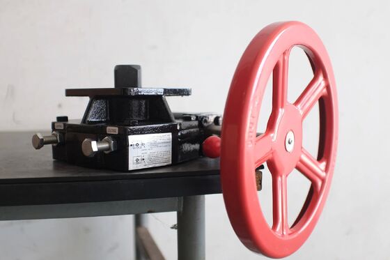 Hand Wheel Operated Manual Override Gearbox with Double Acting Aluminum Construction for Pneumatic Actuators